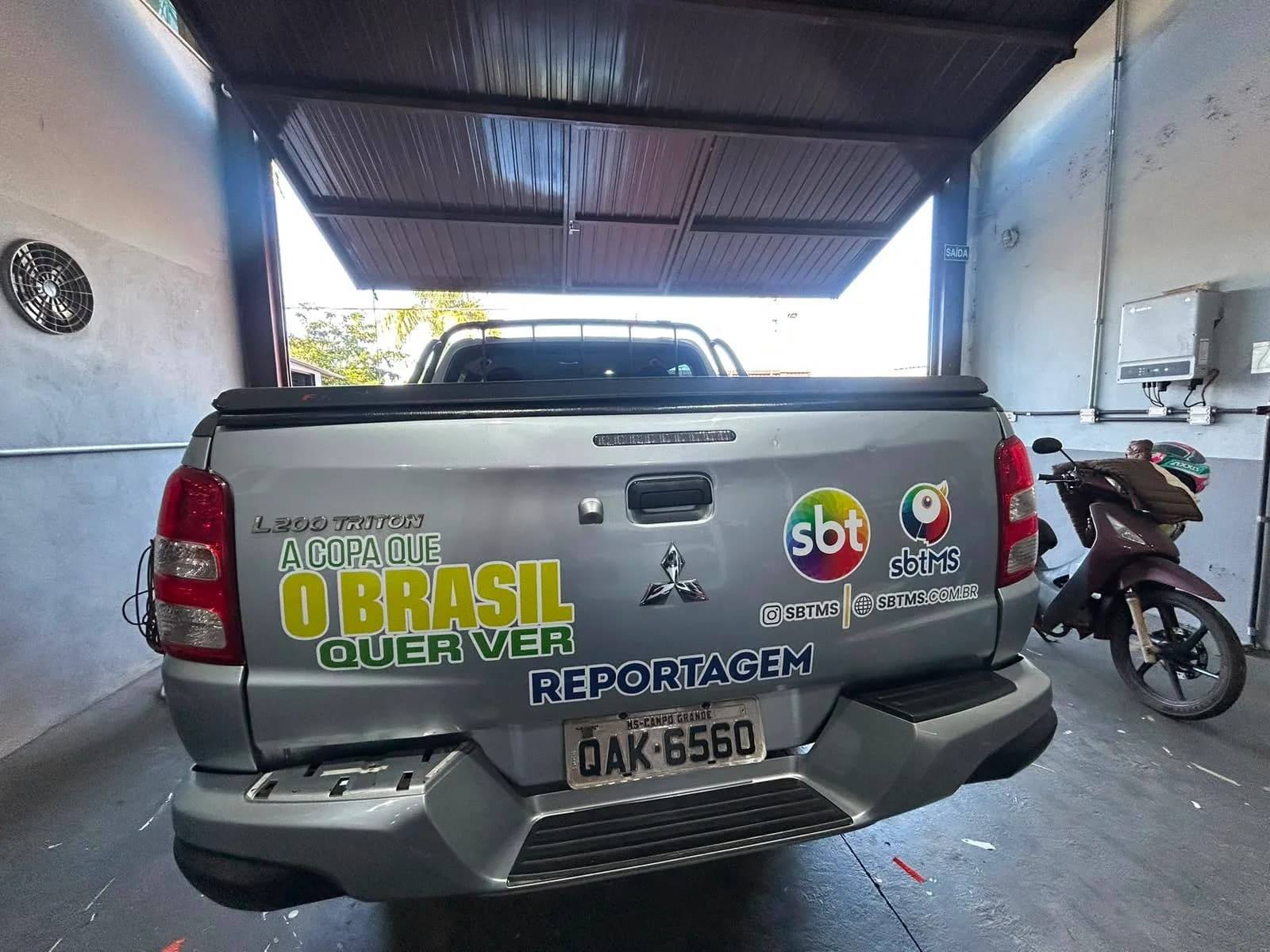 Adesivagem de picape SBT reportagem
